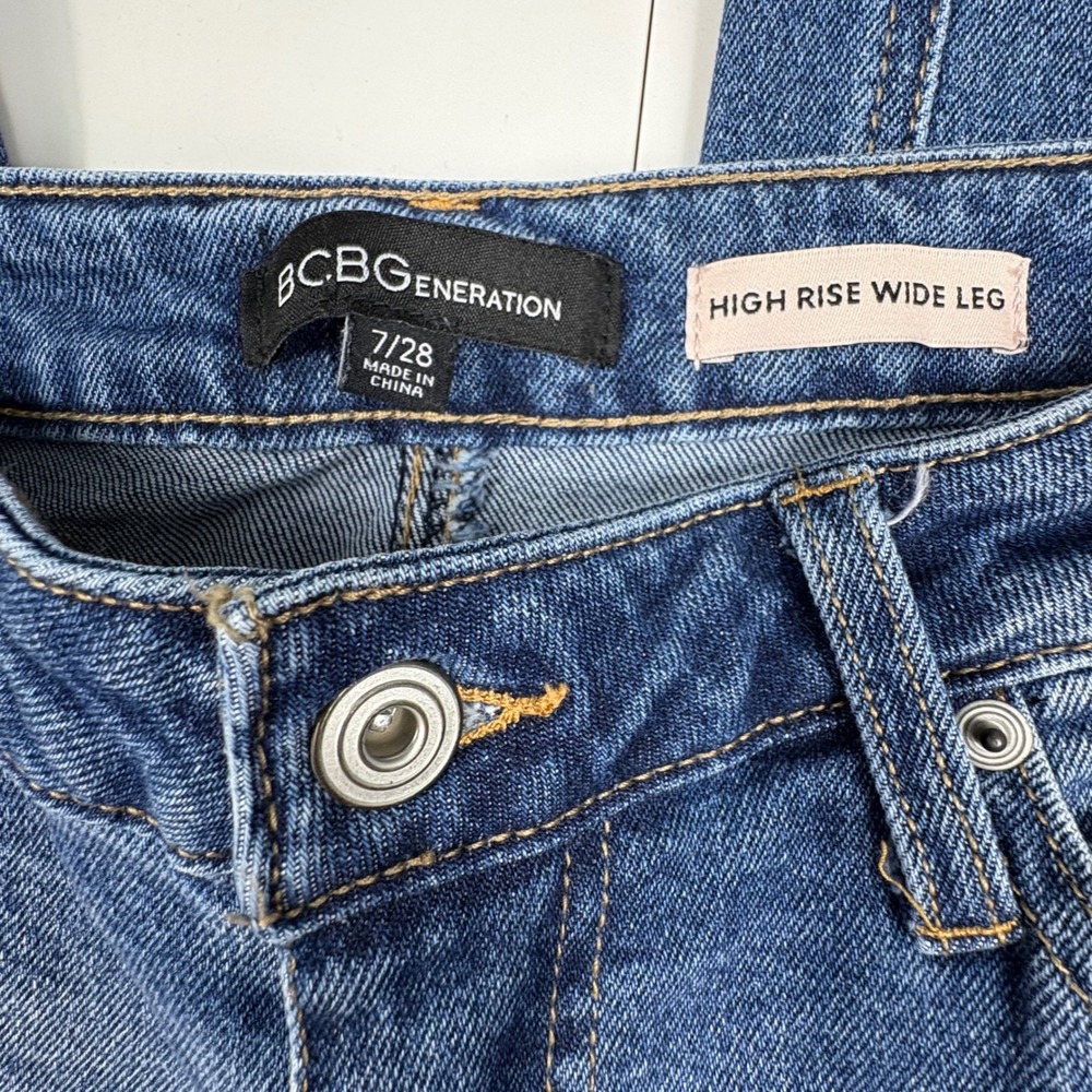 BCBGeneration Womens High Rise Wide Leg Jeans Blue Raw Hem Size 7/28 - Picture 2 of 11